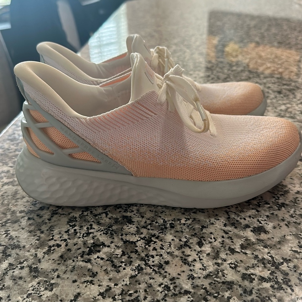 Kizik women’s 6.5 sneakers.